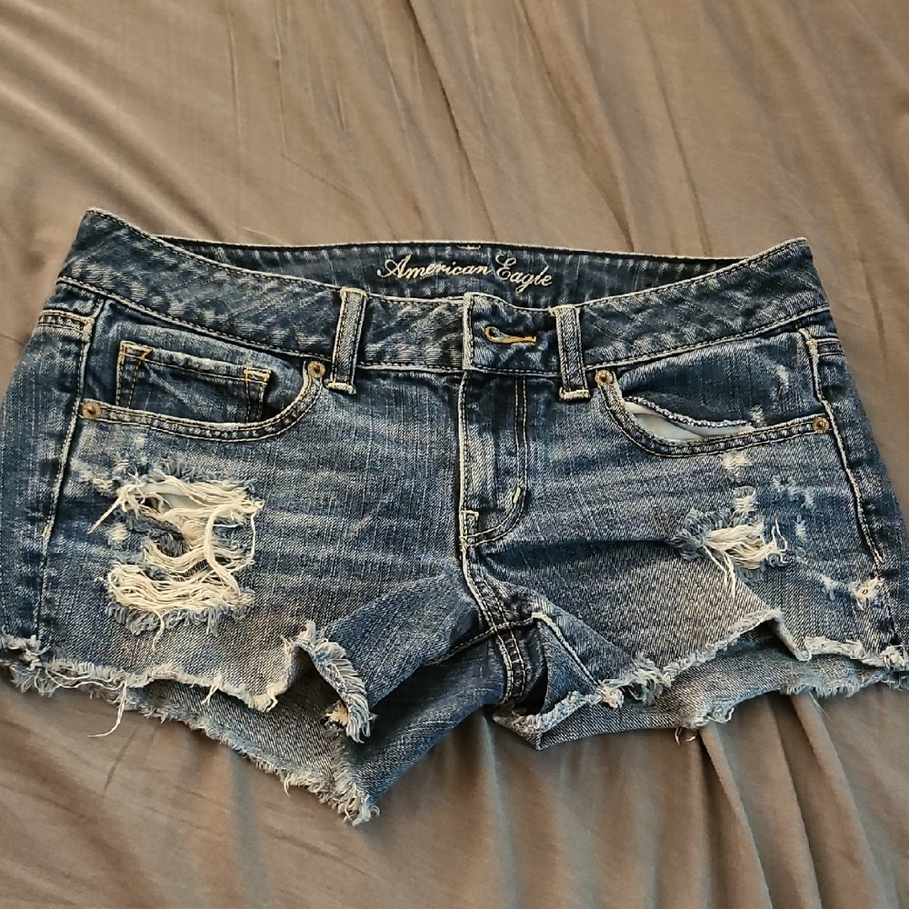 Size 6 American Eagle By Payless Women's Ripped Blue‎ Jean Shorts